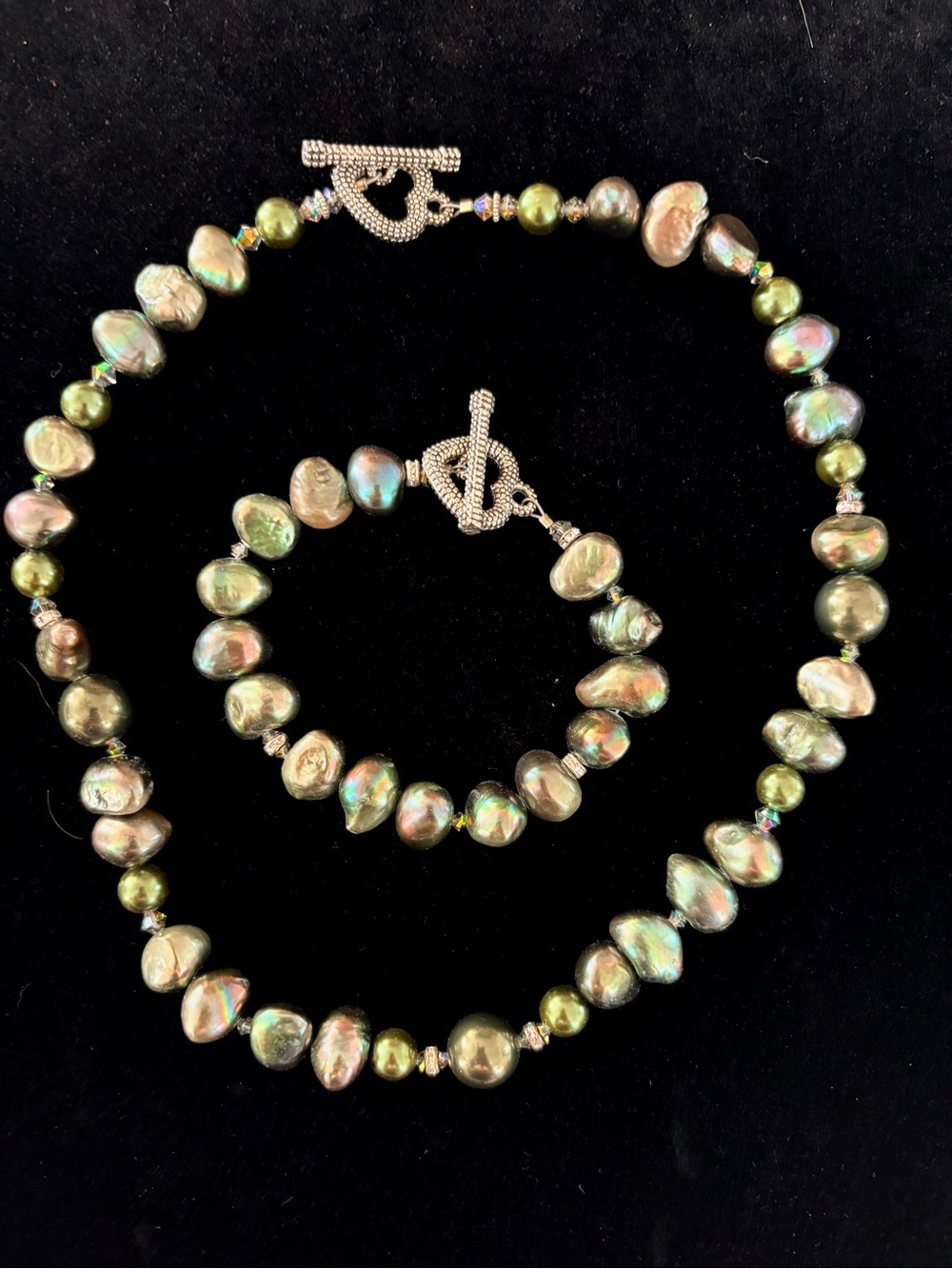 Iridescent Green Pearl Necklace and Bracelet Set